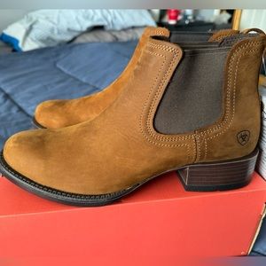 Ariat Working Suede Chelsea Boots Size 10 Shoes Only